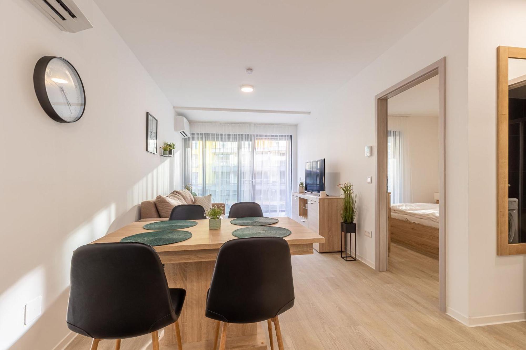Casa Romana Apartmanok Siofok By Bltn Exterior photo