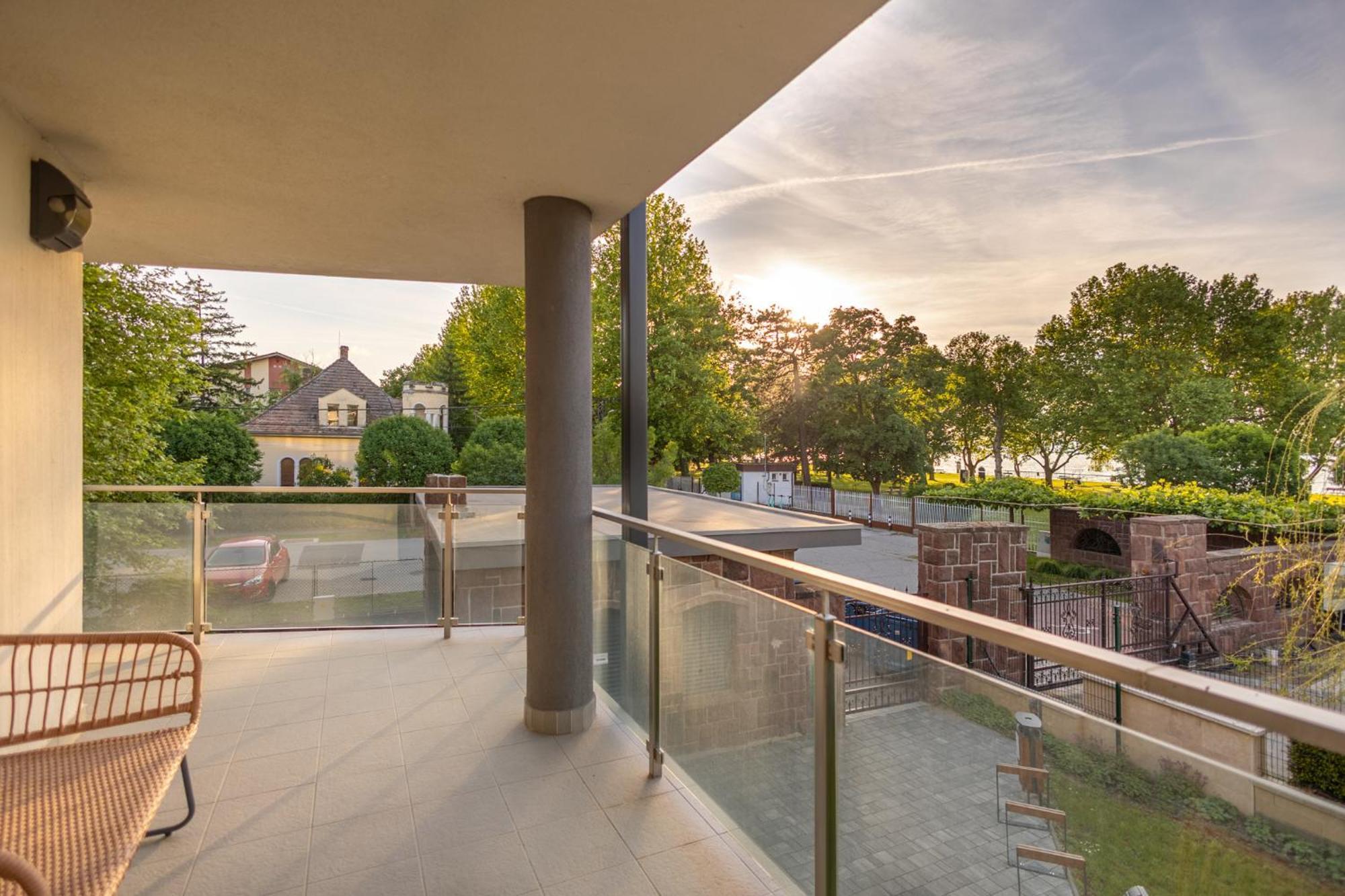 Casa Romana Apartmanok Siofok By Bltn Exterior photo