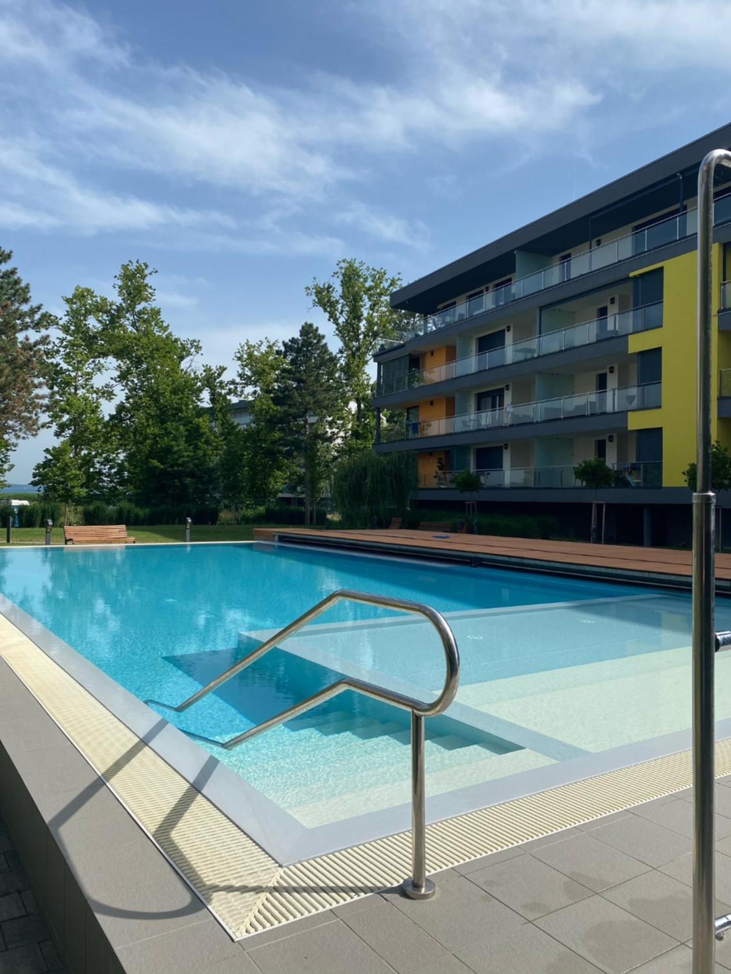 Casa Romana Apartmanok Siofok By Bltn Exterior photo